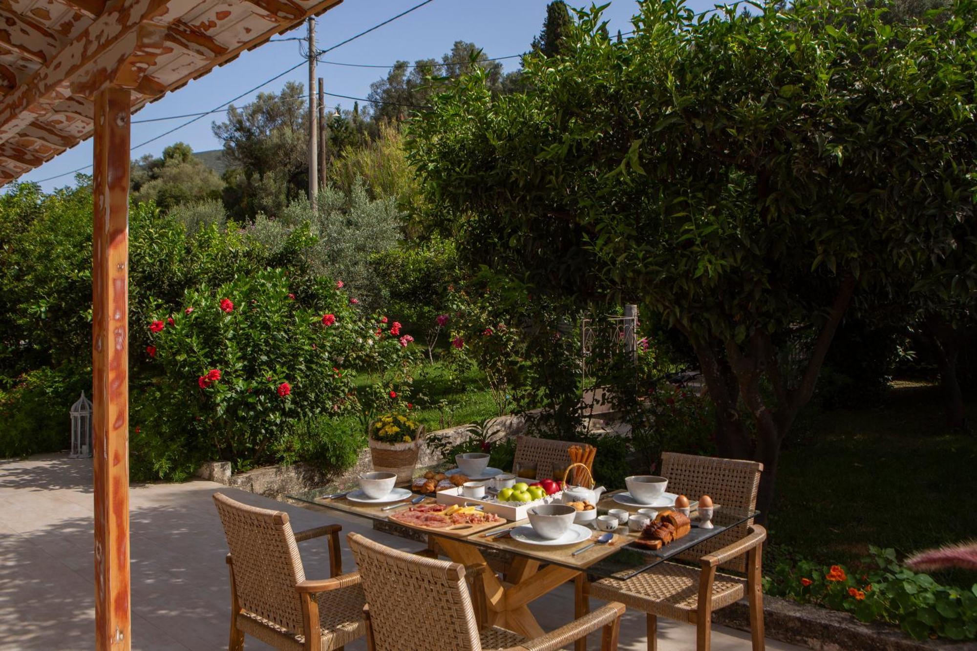 Villa Kallisti - Private Villa With Hot Tub, Large Garden, Close To The Beach Agia Varvara (Aetolia-Acarnania) Exterior foto